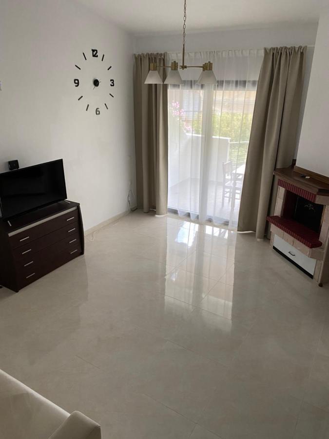 Irini Apartment ハニオティス エクステリア 写真